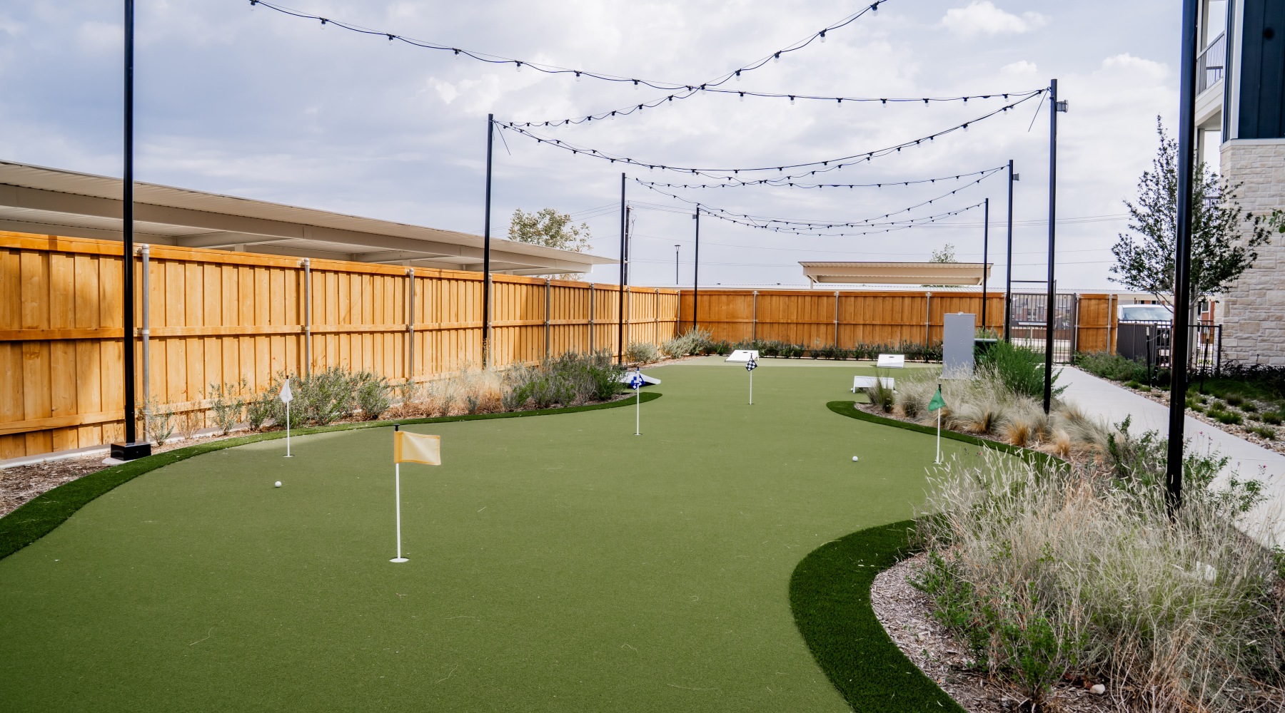 Discover Garland, One Moment at a Time